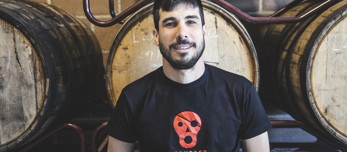 „A katalán kisüzemi sörös szcéna Európa egyik leginnovatívabbja” – villáminterjú Aran Léon Perezzel, a La Pirata Brewing sörfőző mesterével