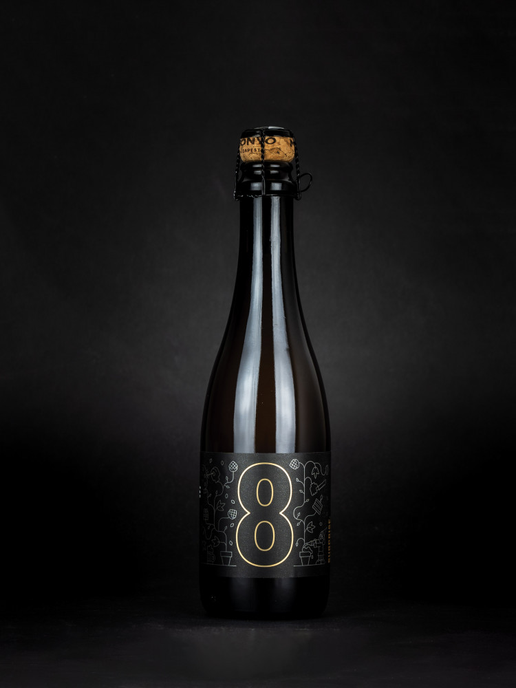 Surprise, Surprise - 8th anniversary Barrel Aged Sauvignon Blanc Grape Ale with Mango 6.2% 0,375L
